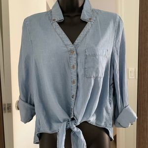 BNWT Chambray 3/4 sleeve button up crop top